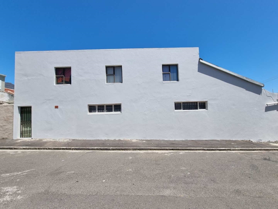 4 Bedroom Property for Sale in Zonnebloem Western Cape